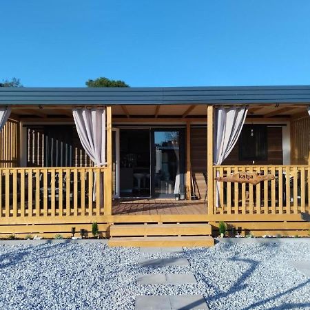 Mobile Home Katja Баньоле Екстериор снимка