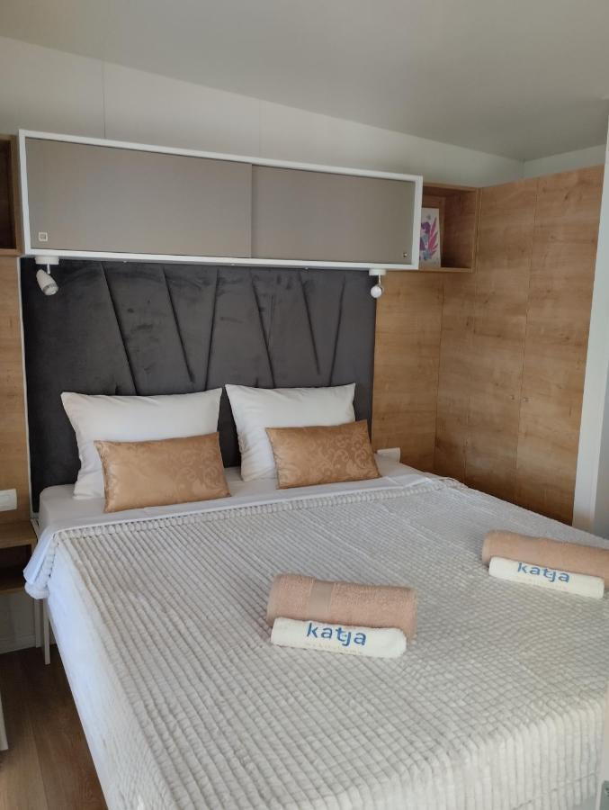 Mobile Home Katja Баньоле Екстериор снимка