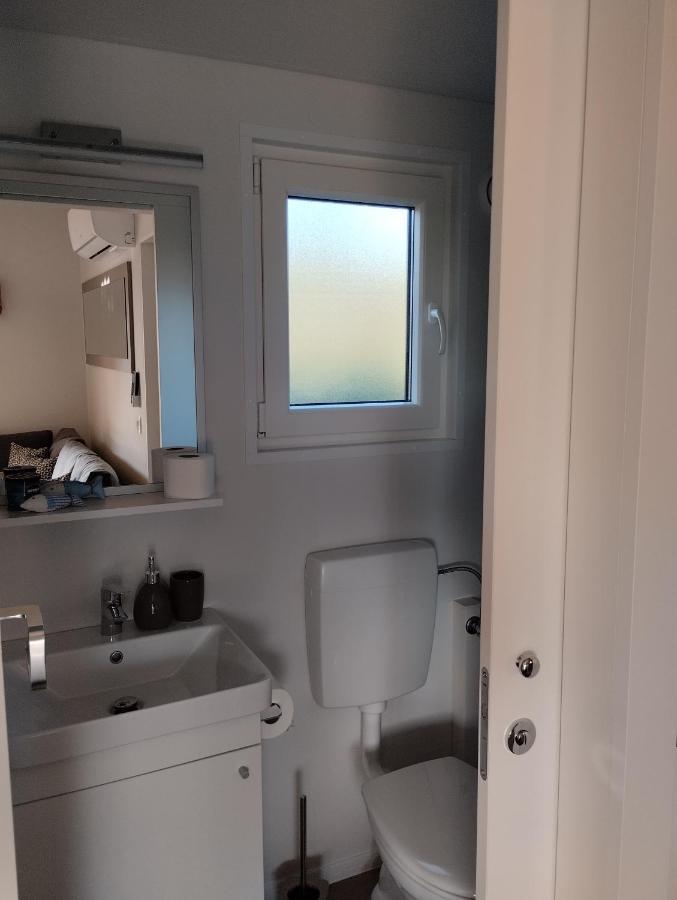 Mobile Home Katja Баньоле Екстериор снимка