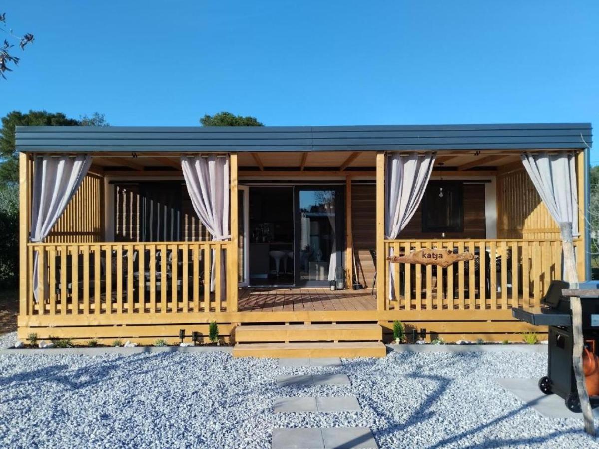 Mobile Home Katja Баньоле Екстериор снимка